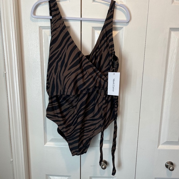 Meet Curve size 3x bathing suit - Picture 1 of 9